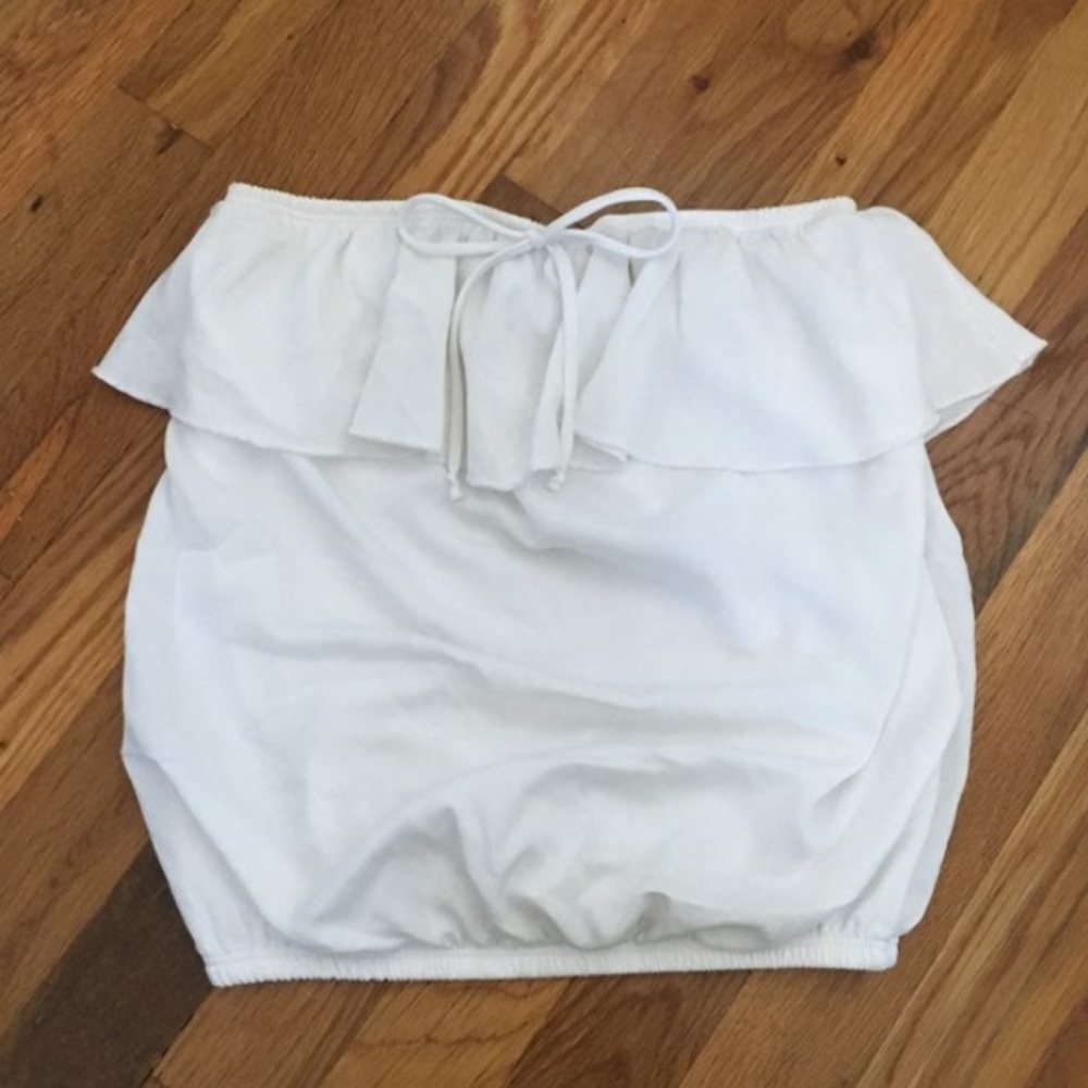 Women’s White Strapless Blouse